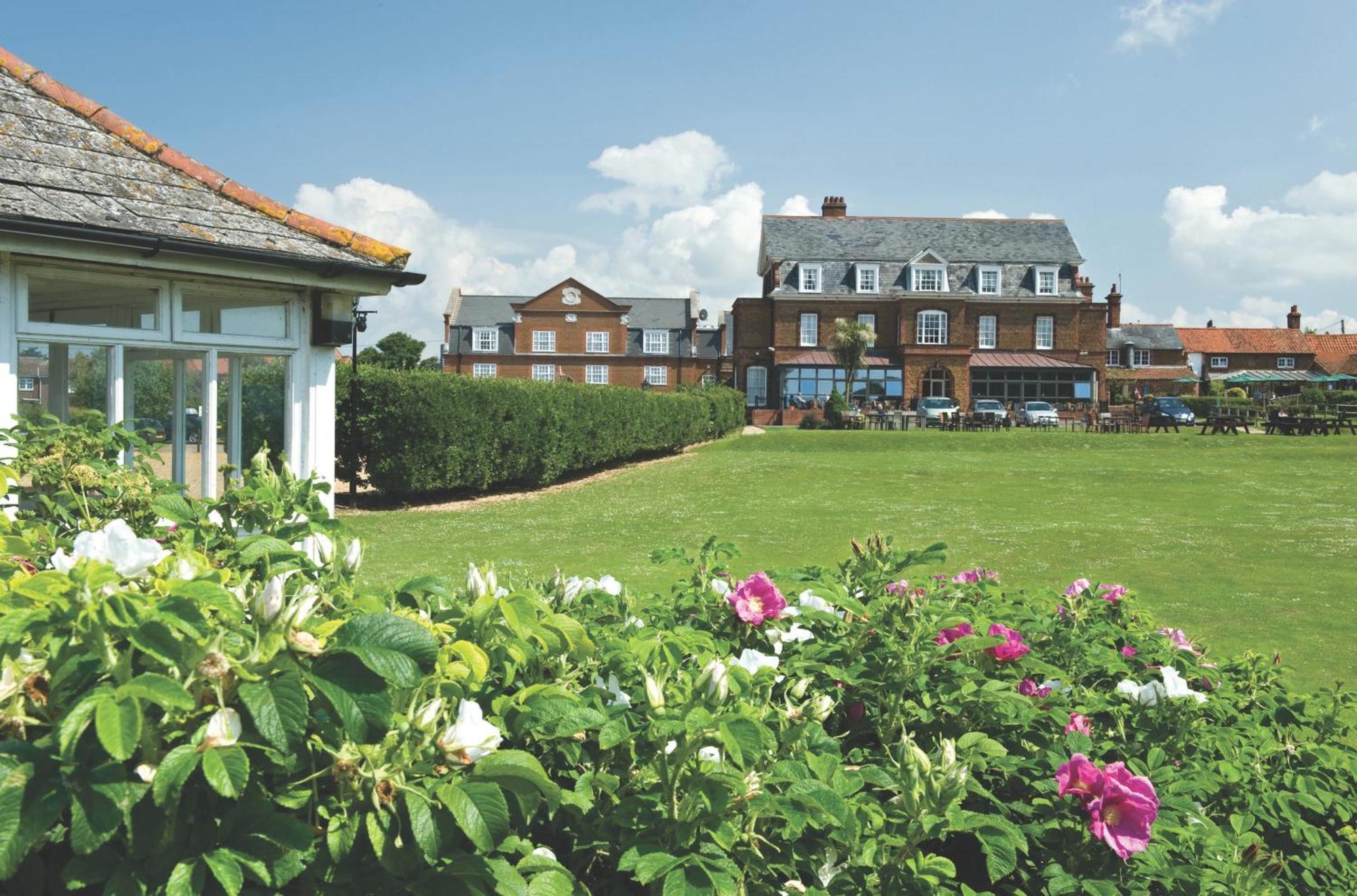 Old Hunstanton Le Strange Arms Hotel Exteriör bild